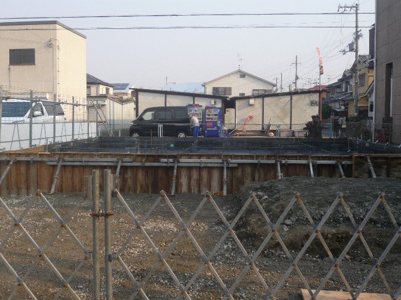 八尾市　基礎工事